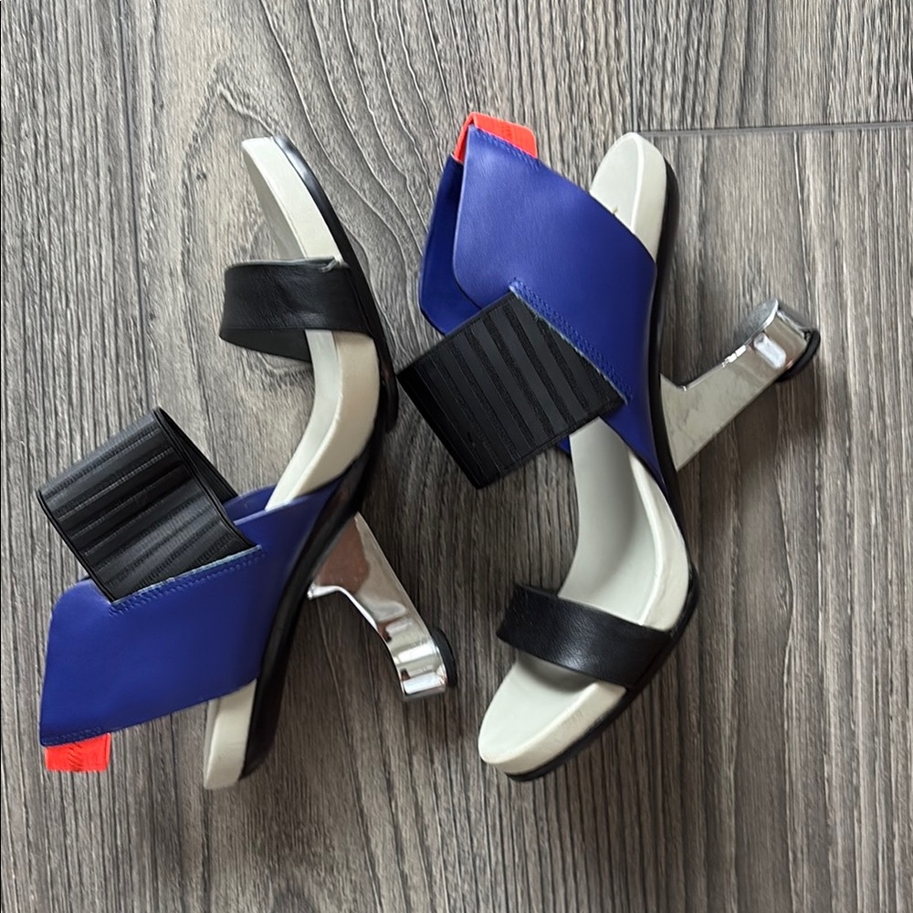 Women's Black and Blue Heels - Picture 4 of 5